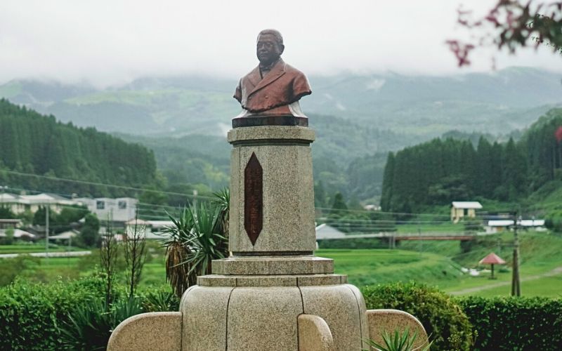 北里柴三郎記念館の銅像の画像